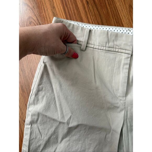 Talbots Women’s Perfect Short Cotton Blend Mid Rise Bermuda Shorts Beige Size 4P - Picture 2 of 10